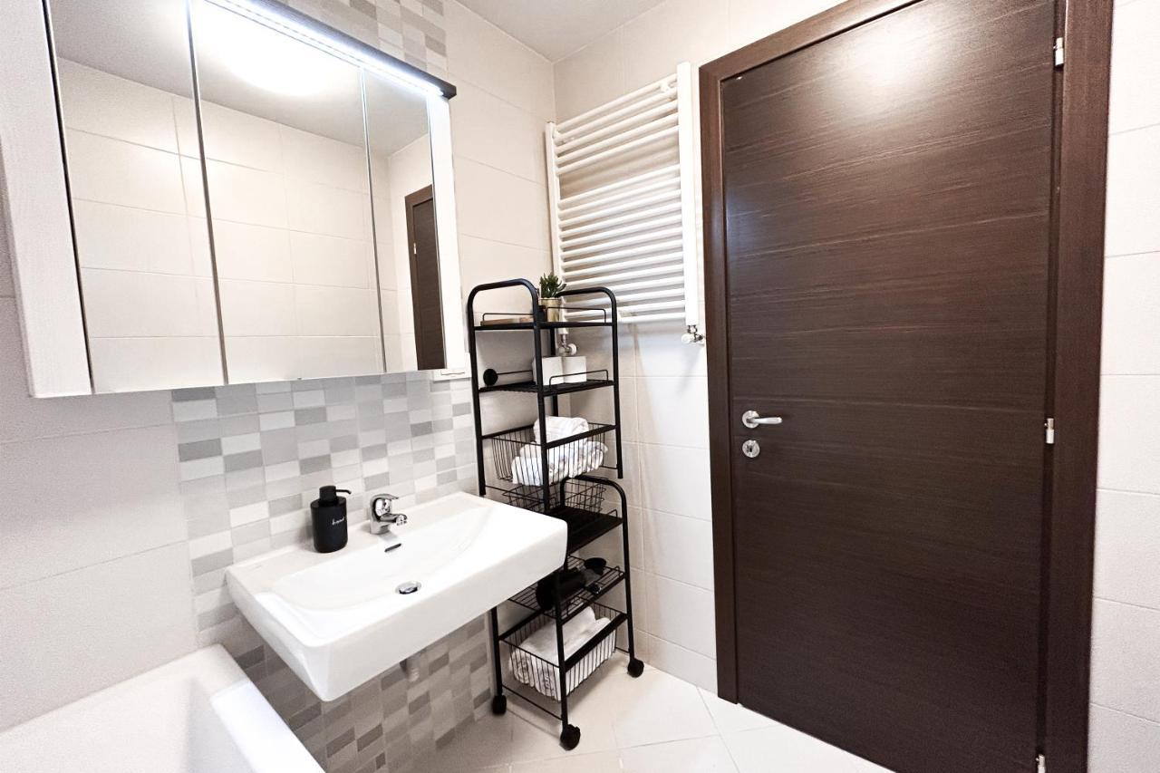 Downtown C22 Apartman Bukarest Kültér fotó